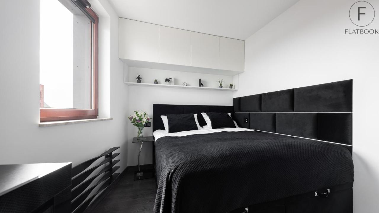 Flatbook Apartments Waterlane Island Spa With Riverview 格但斯克 外观 照片