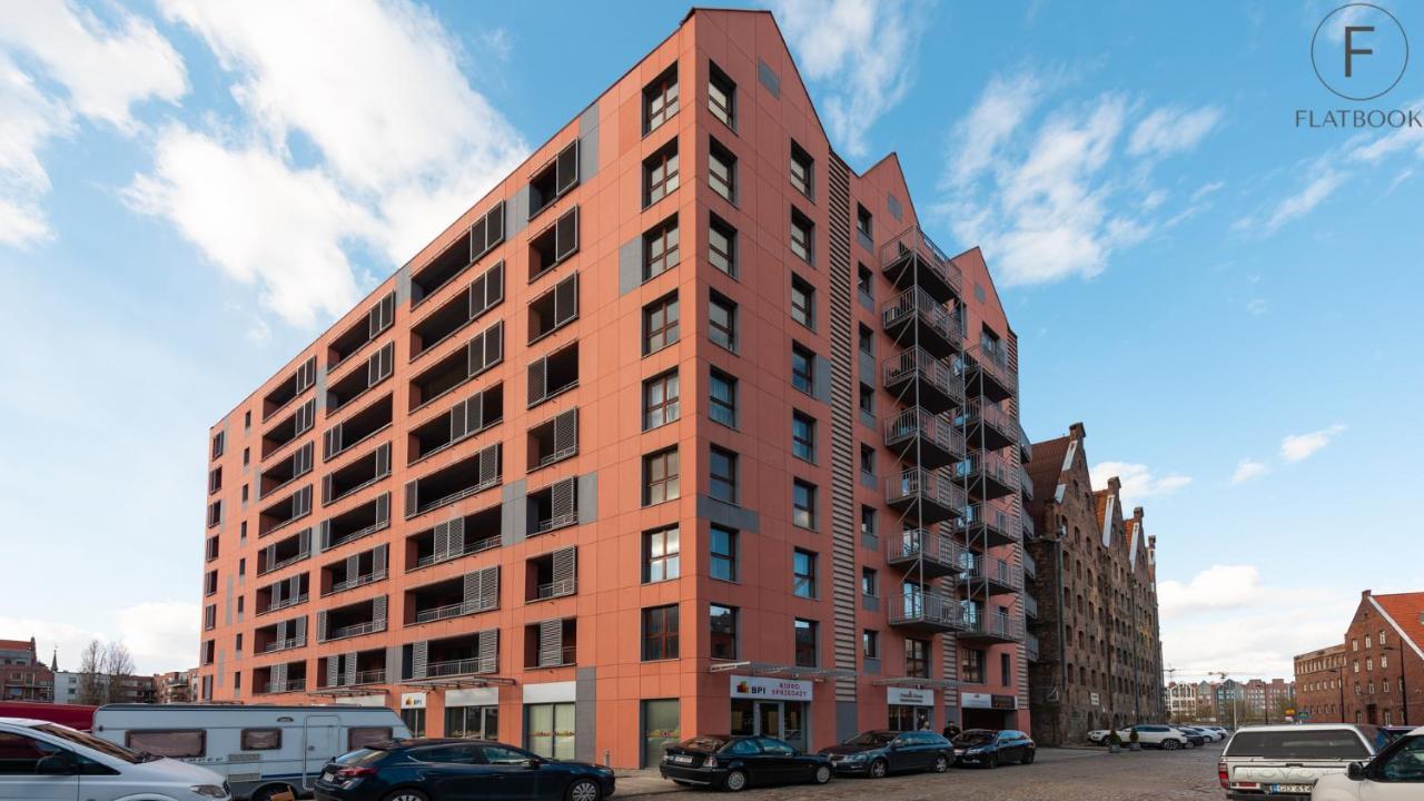Flatbook Apartments Waterlane Island Spa With Riverview 格但斯克 外观 照片